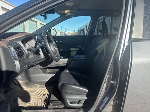 Used 2022 Nissan Rogue SV w/ SV Premium Package AWD/4WD image 18