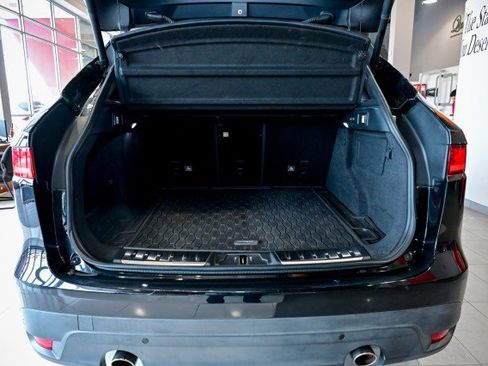 Used 2019 Jaguar F-PACE R-Sport image 23