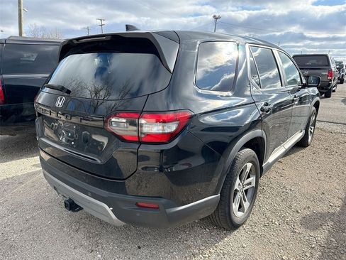 Used 2023 Honda Pilot EX-L image 3