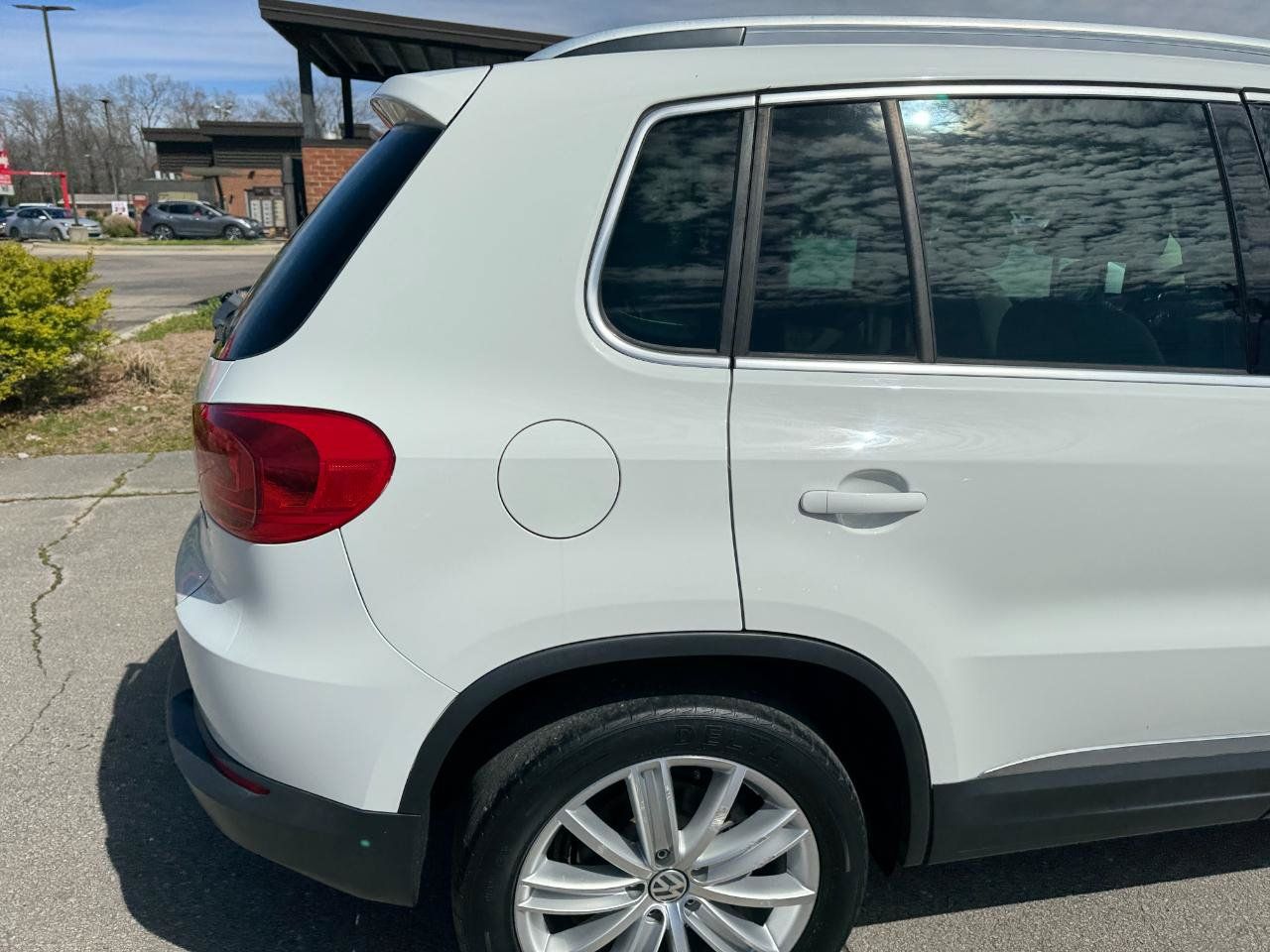 Used 2016 Volkswagen Tiguan SE FWD image 9