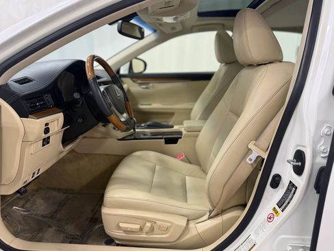 Used 2014 Lexus ES 300h ES 300h Sedan 4D image 13