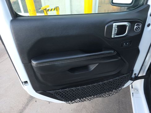 Used 2018 Jeep Wrangler Unlimited Sahara w/ Cold Weather Group image 8