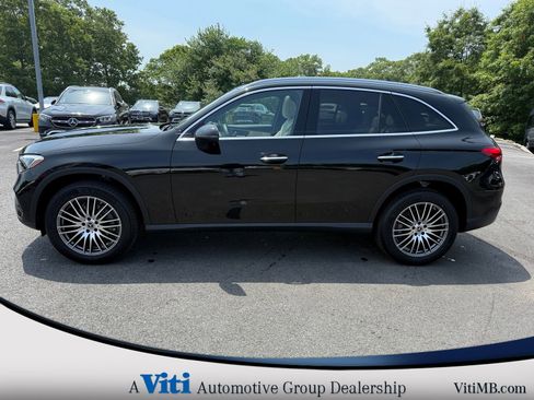 Used 2024 Mercedes-Benz GLC 300 4MATIC image 5