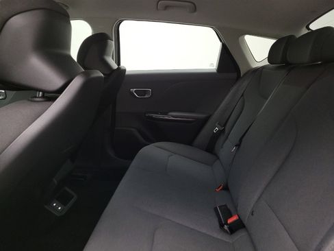 Used 2025 Kia K4 LXS image 18