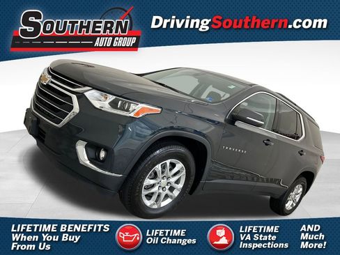 Used 2021 Chevrolet Traverse LT FWD image 1
