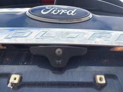 Used 2017 Ford Explorer XLT w/ Equipment Group 201A AWD/4WD image 14