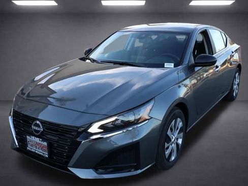 New 2025 Nissan Altima 2.5 S image 8