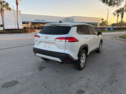 Used 2025 Toyota Corolla Cross L image 5