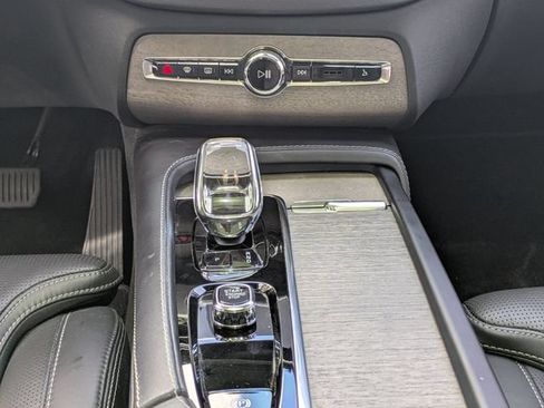Certified 2023 Volvo XC90 B6 Ultimate w/ Protection Package Premier AWD/4WD image 26