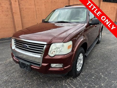 Used 2009 Ford Explorer XLT image 2