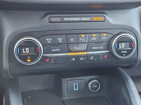 Certified 2020 Ford Escape Titanium image 23