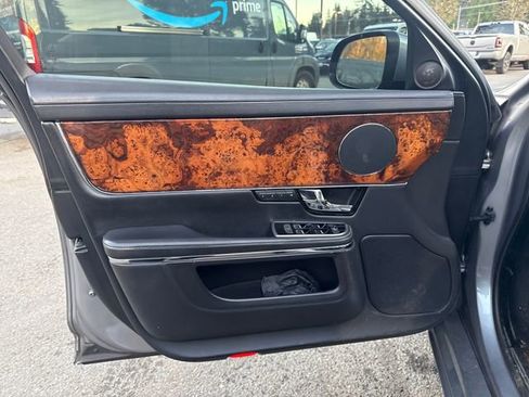 Used 2011 Jaguar XJ image 16