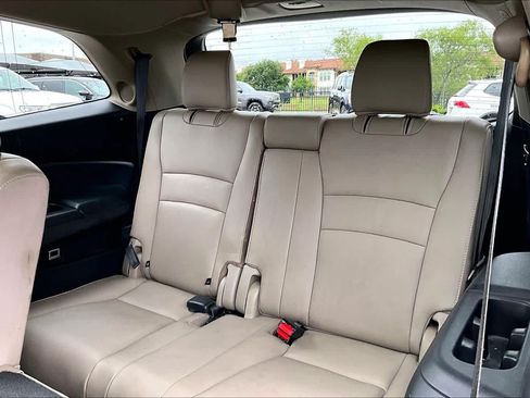 Used 2016 Honda Pilot Touring image 35