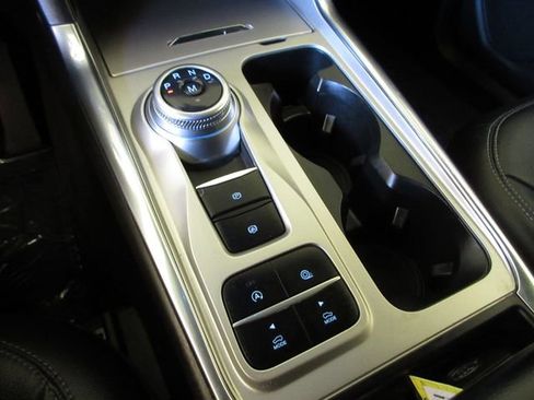 Certified 2020 Ford Explorer XLT w/ Equipment Group 202A image 20