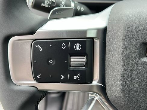 Certified 2025 Land Rover Discovery Dynamic SE AWD/4WD image 14