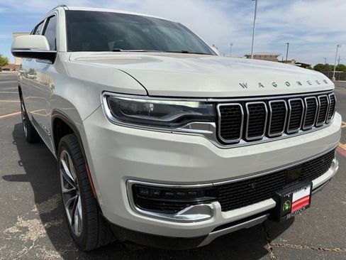 Used 2022 Jeep Wagoneer Series III w/ Premium Group I AWD/4WD image 8