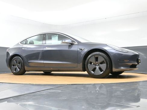 Used 2019 Tesla Model 3 Standard Range image 47