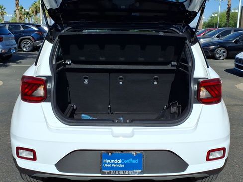 Certified 2023 Hyundai Venue Limited FWD image 10