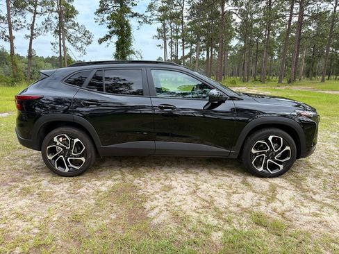 Used 2024 Chevrolet Trax RS w/ Driver Confidence Package FWD image 6