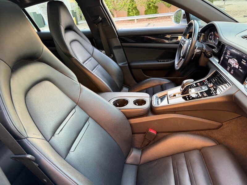 Used 2017 Porsche Panamera 4 AWD/4WD image 34