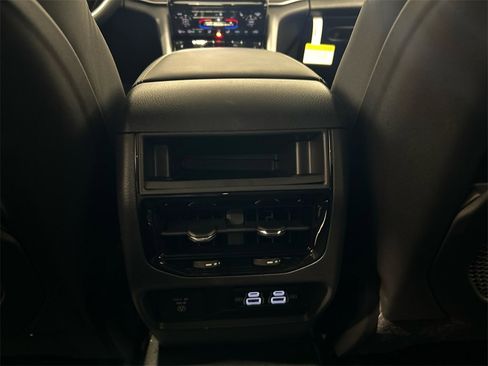 New 2025 Jeep Grand Cherokee 4WD image 29
