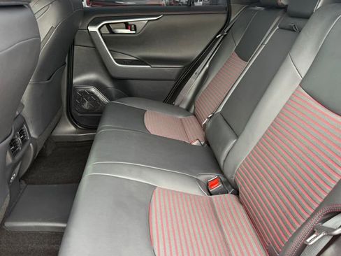 Used 2025 Toyota RAV4 XSE AWD/4WD image 28