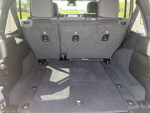 Used 2024 Jeep Wrangler Unlimited Sport AWD/4WD image 19