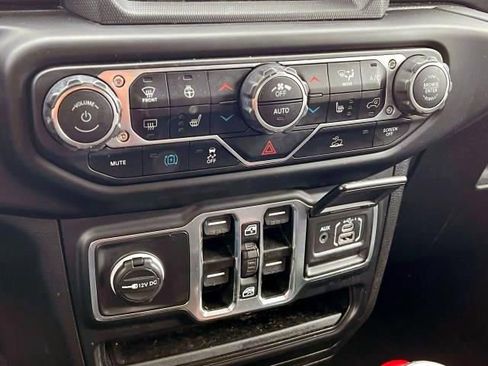 Certified 2022 Jeep Wrangler Unlimited Sahara w/ Cold Weather Group AWD/4WD image 30