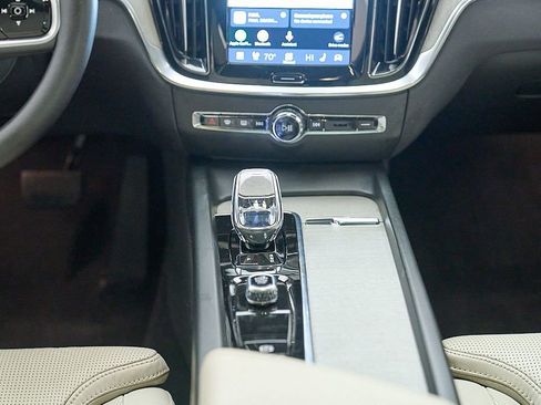 Certified 2025 Volvo V60 B5 Cross Country Ultra w/ Climate Package AWD/4WD image 30