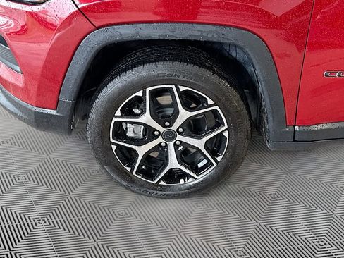 Used 2026 Jeep Compass Limited image 33