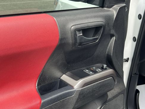 Used 2021 Toyota Tacoma SR5 RWD image 16