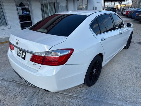 Used 2014 Honda Accord Touring image 4