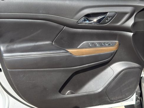 Used 2019 GMC Acadia SLE image 9