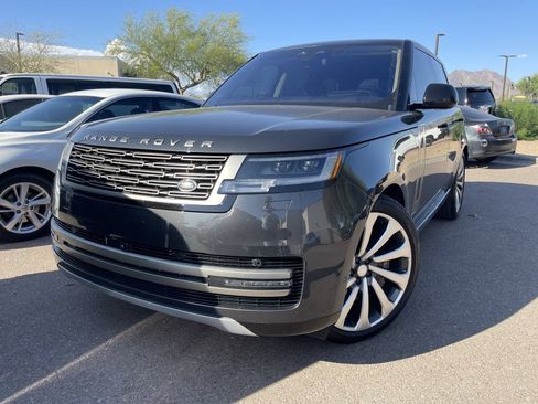 Used 2023 Land Rover Range Rover SE AWD/4WD image 2
