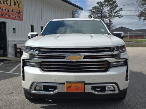Used 2020 Chevrolet Silverado 1500 High Country w/ Technology Package image 8
