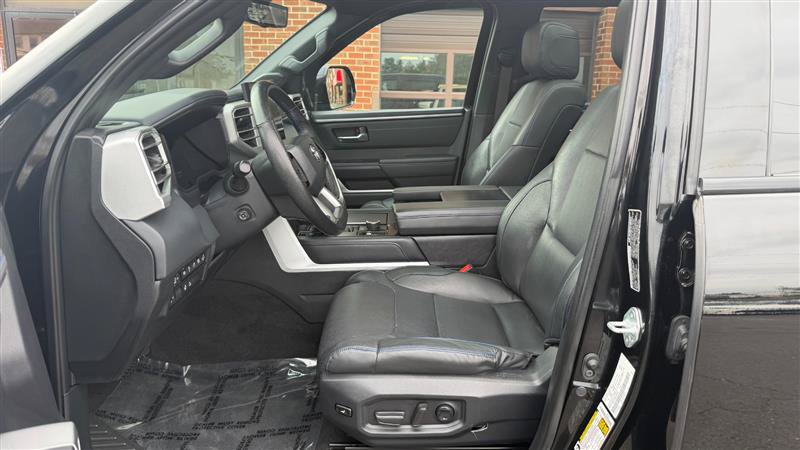 Used 2022 Toyota Tundra Platinum w/ Advanced Package AWD/4WD image 28