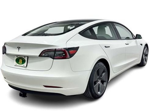 Used 2023 Tesla Model 3 Standard Range RWD image 2