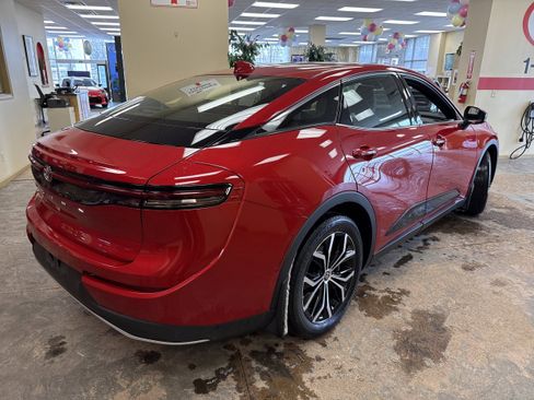 Used 2023 Toyota Crown XLE image 9