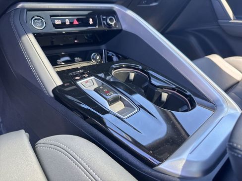 New 2025 Audi Q5 Prestige image 17