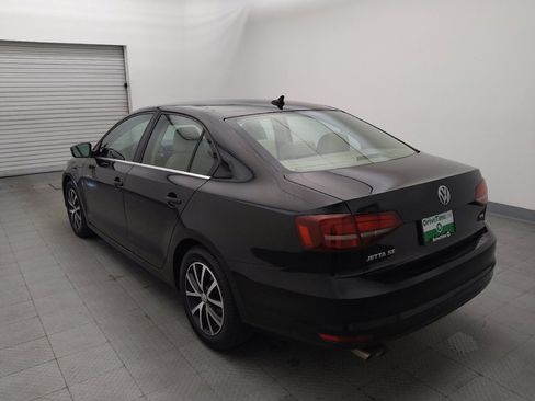 Used 2017 Volkswagen Jetta SE FWD image 5