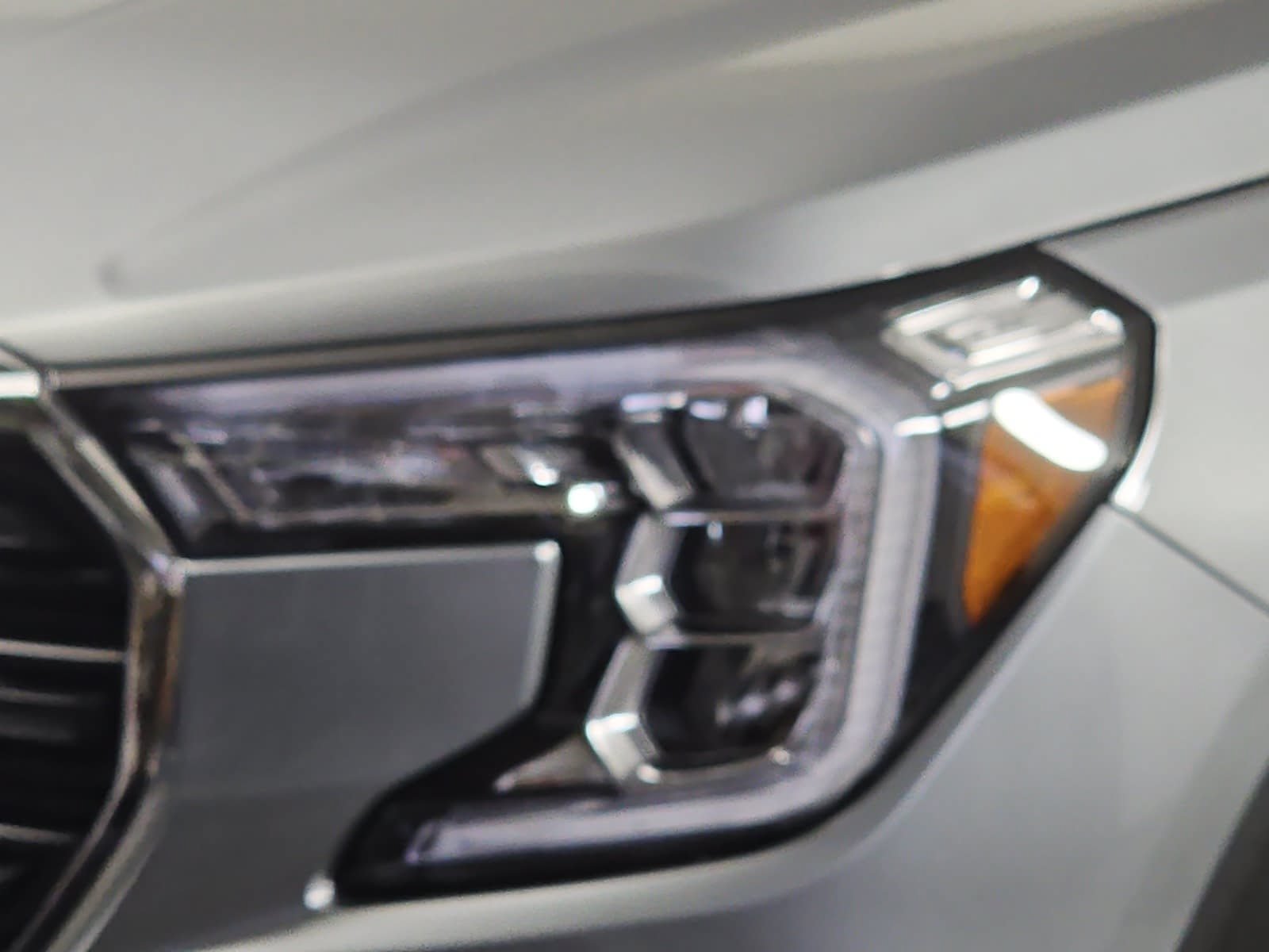 Used 2024 GMC Terrain SLE AWD/4WD image 27