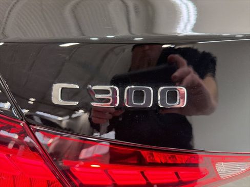 Used 2025 Mercedes-Benz C 300 4MATIC Sedan image 29