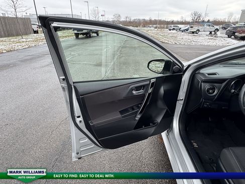 Used 2018 Toyota Corolla iM w/ Carpet Mat Package (TMS) image 10