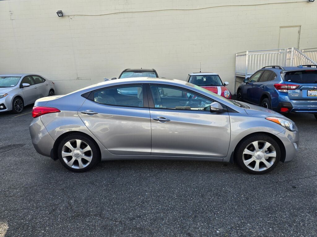 Used 2013 Hyundai Elantra Limited w/ Technology Pkg FWD image 8