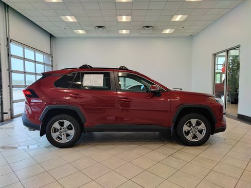 Used 2024 Toyota RAV4 XLE AWD/4WD image 2