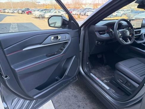 New 2026 Ford Explorer ST-Line w/ ST-Line Street Pack image 14