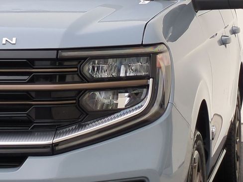 Used 2025 Ford Expedition King Ranch image 6