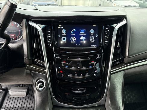 Used 2019 Cadillac Escalade Platinum image 20