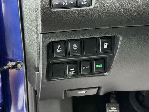 Used 2020 Nissan Rogue S AWD/4WD image 10