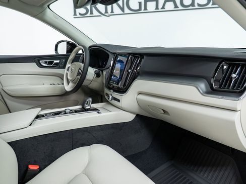 New 2025 Volvo XC60 B5 Core w/ Protection Package Premier image 21